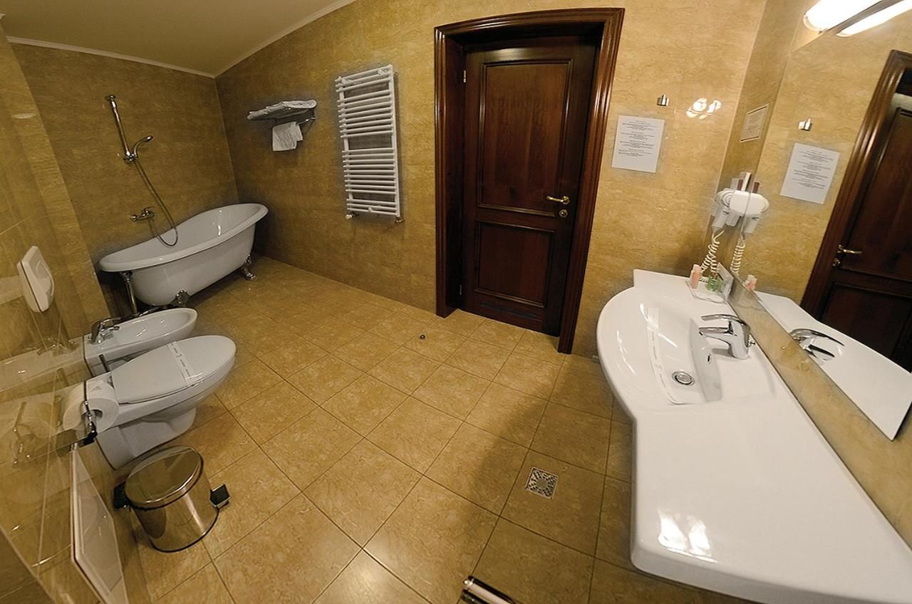 Отель Hotel Diesel Бухарест-12